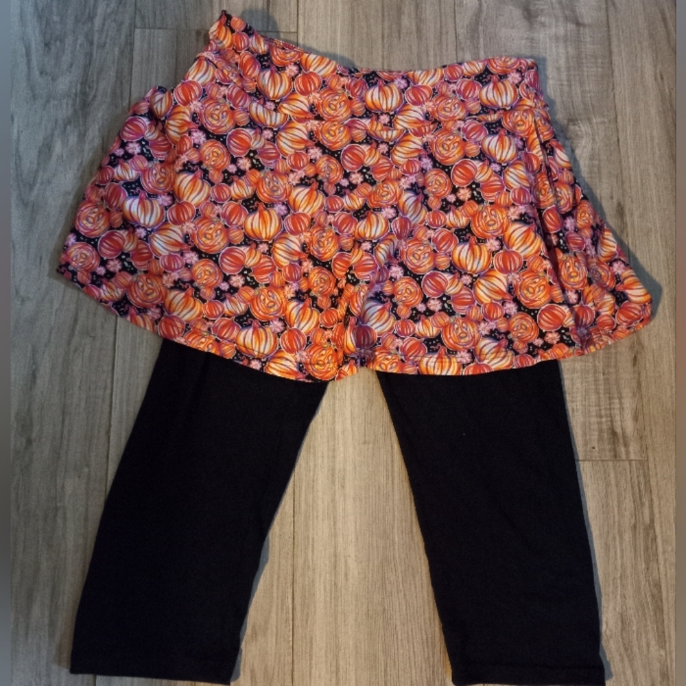 Disney Halloween Skirted Capris TC